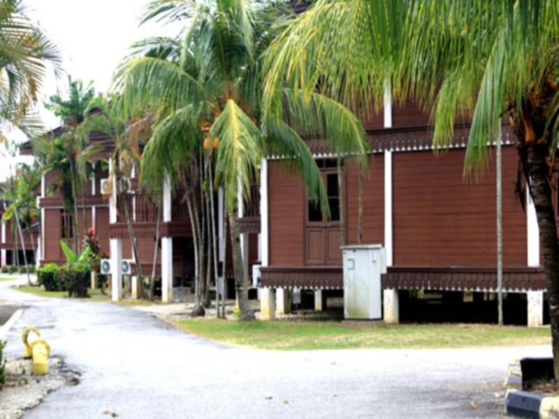 Green Village Pasir Salak Eco River Resort Kampung Gajah  Exteriör bild
