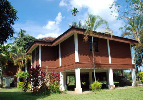 Green Village Pasir Salak Eco River Resort Kampung Gajah  Exteriör bild